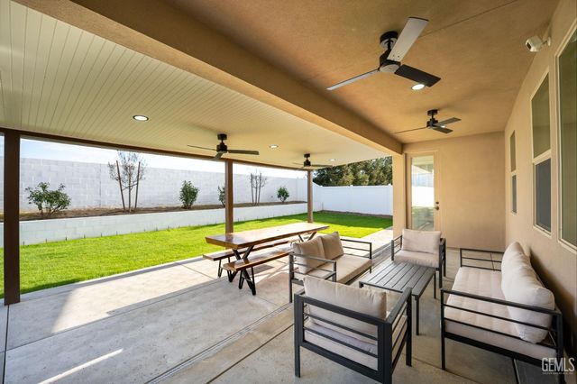 13503 Stonethwaite Lane, Bakersfield, CA 93311