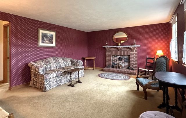 144 Main, Kingston, NH 03848