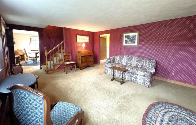 144 Main, Kingston, NH 03848