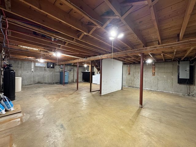144 Main, Kingston, NH 03848