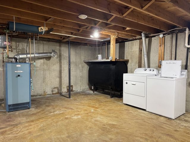 144 Main, Kingston, NH 03848