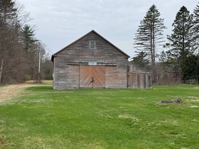 144 Main, Kingston, NH 03848