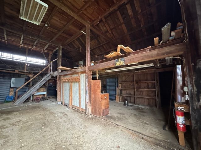 144 Main, Kingston, NH 03848
