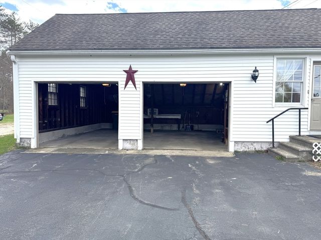 144 Main, Kingston, NH 03848
