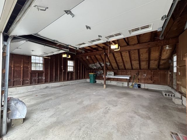 144 Main, Kingston, NH 03848