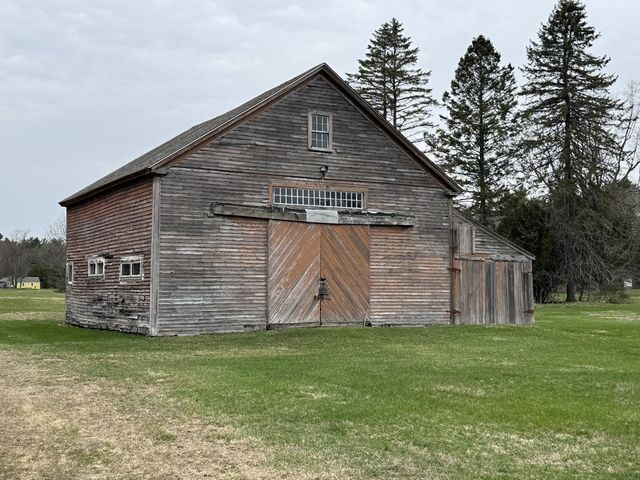 144 Main, Kingston, NH 03848
