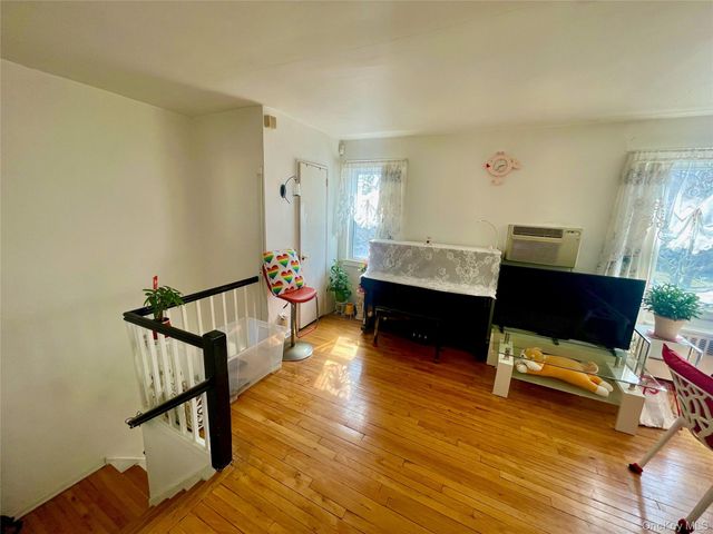 25143 71st Avenue 119B, Bellerose, NY 11426