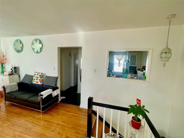 25143 71st Avenue 119B, Bellerose, NY 11426