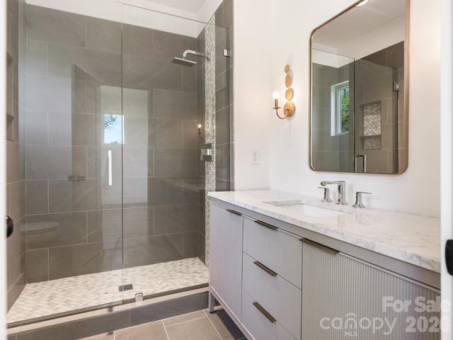 129 French Street A, Charlotte, NC 28216