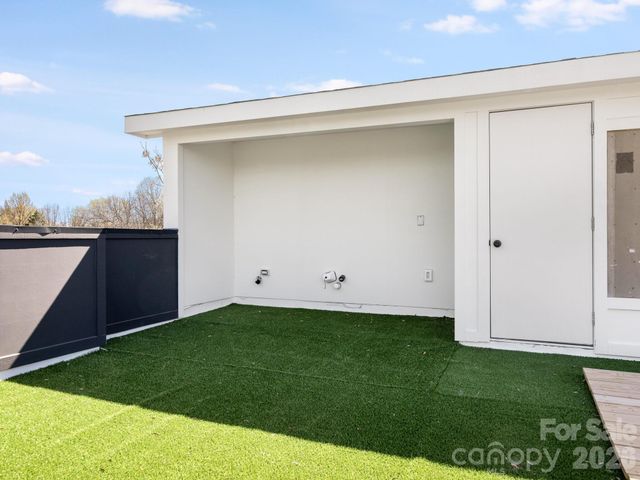 129 French Street A, Charlotte, NC 28216