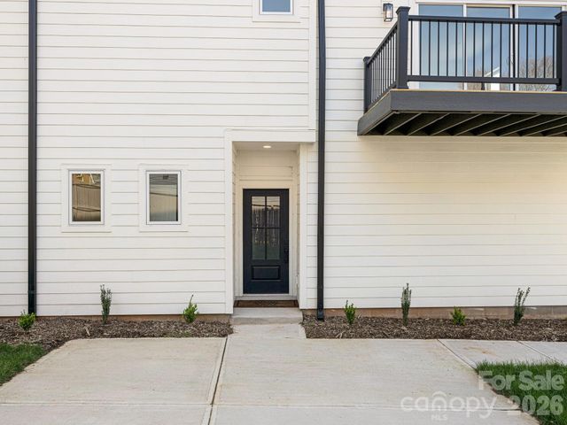 129 French Street A, Charlotte, NC 28216