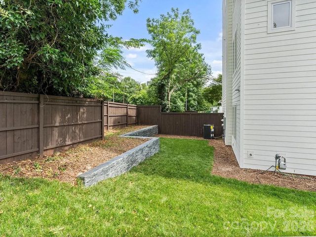 129 French Street A, Charlotte, NC 28216