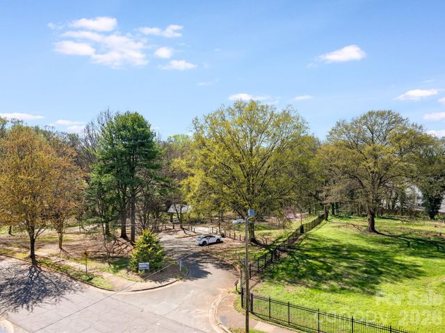 129 French Street A, Charlotte, NC 28216