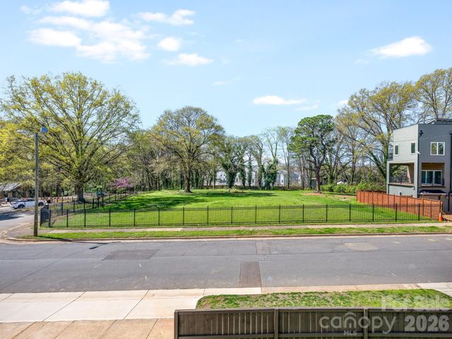 129 French Street A, Charlotte, NC 28216