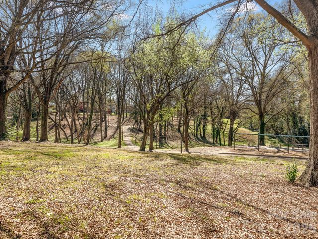 129 French Street A, Charlotte, NC 28216