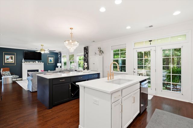 8858 Tolbert Way, North Charleston, SC 29420