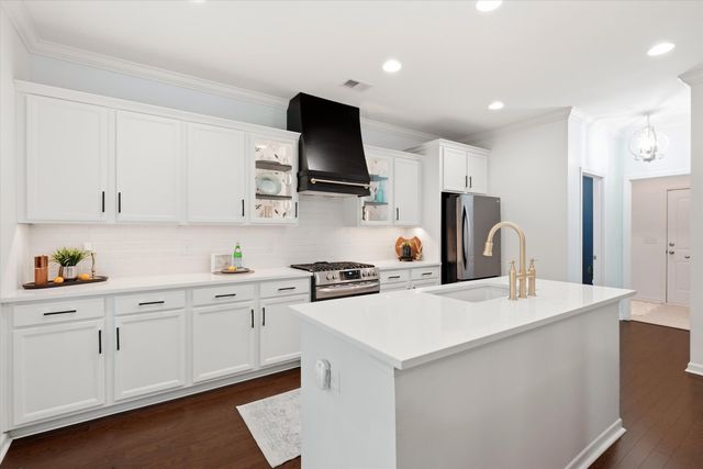 8858 Tolbert Way, North Charleston, SC 29420