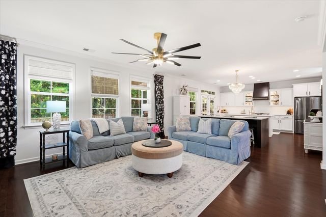 8858 Tolbert Way, North Charleston, SC 29420