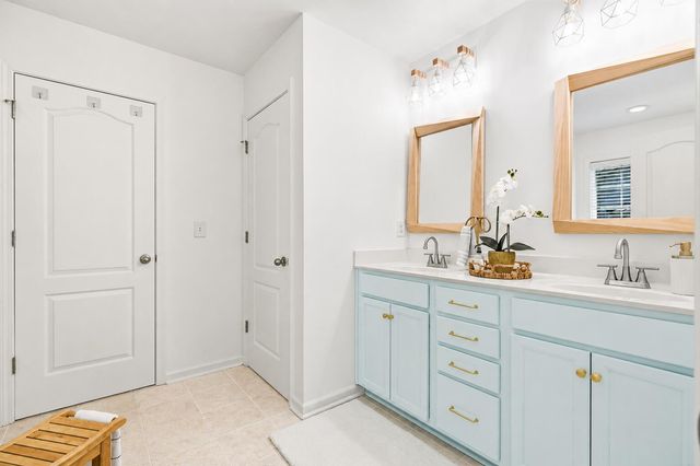 8858 Tolbert Way, North Charleston, SC 29420