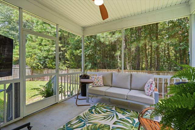 8858 Tolbert Way, North Charleston, SC 29420