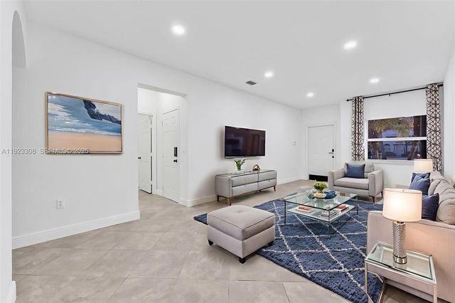 2214 SE 23rd Ave 2214, Homestead, FL 33035