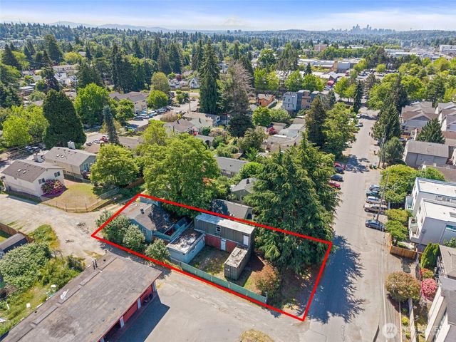 10346 Midvale Avenue N, Seattle, WA 98133
