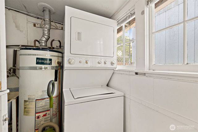 10346 Midvale Avenue N, Seattle, WA 98133