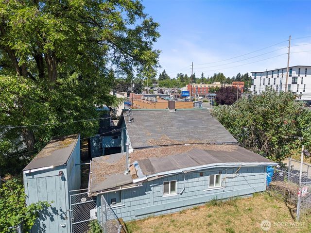 10346 Midvale Avenue N, Seattle, WA 98133
