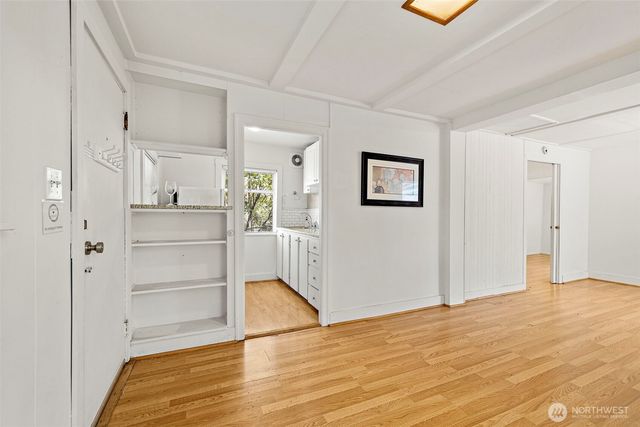 10346 Midvale Avenue N, Seattle, WA 98133