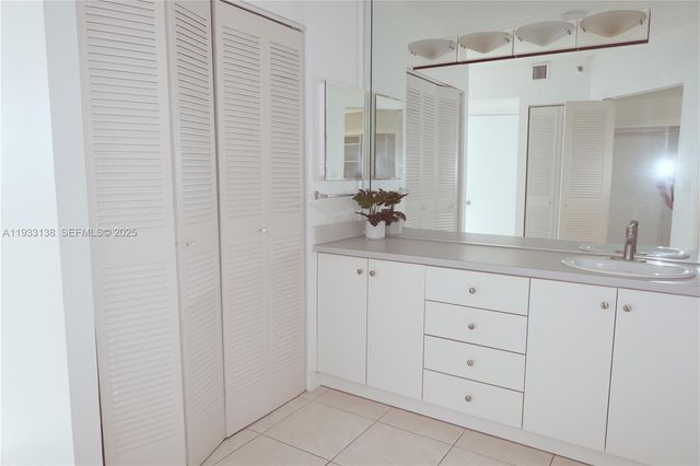 20515 E Country Club Dr 1147, Aventura, FL 33180