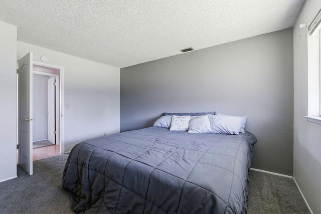 6300 Arcadia Ave, Loomis, CA 95650