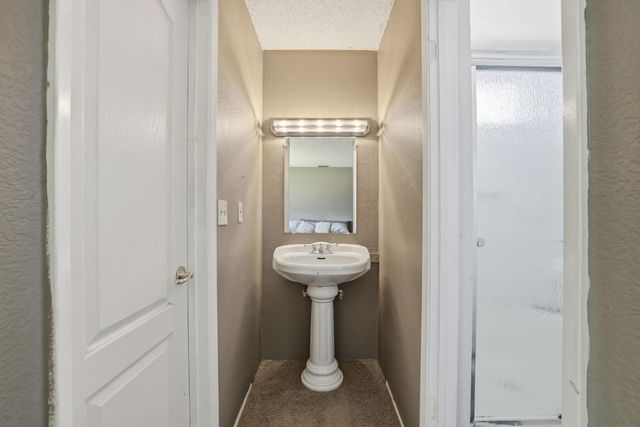 6300 Arcadia Ave, Loomis, CA 95650