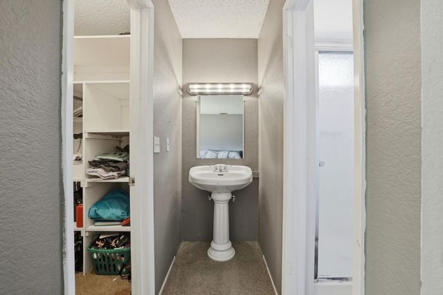 6300 Arcadia Ave, Loomis, CA 95650