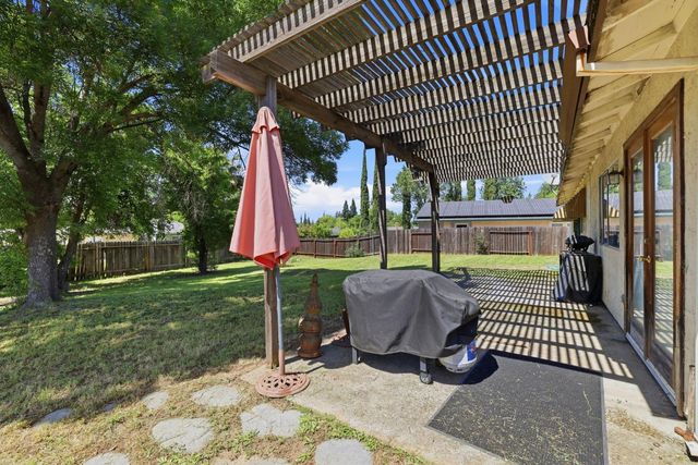 6300 Arcadia Ave, Loomis, CA 95650