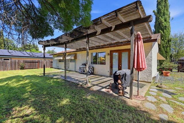 6300 Arcadia Ave, Loomis, CA 95650