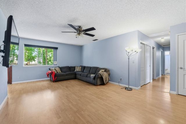 6300 Arcadia Ave, Loomis, CA 95650