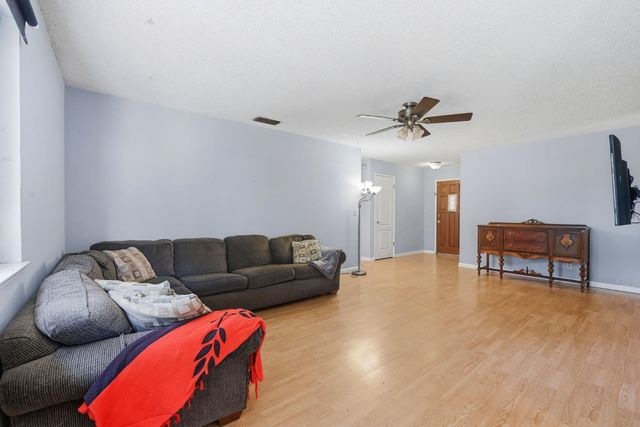 6300 Arcadia Ave, Loomis, CA 95650