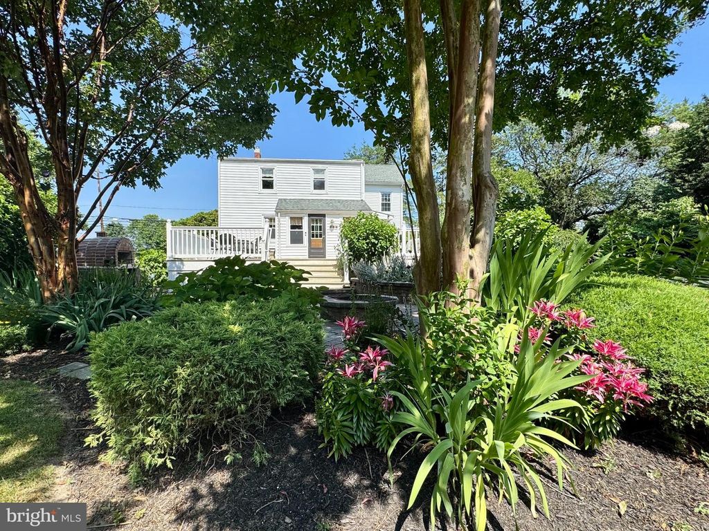 Image 2 of property listing at 164 ELLISDALE RD, Allentown, NJ 08501