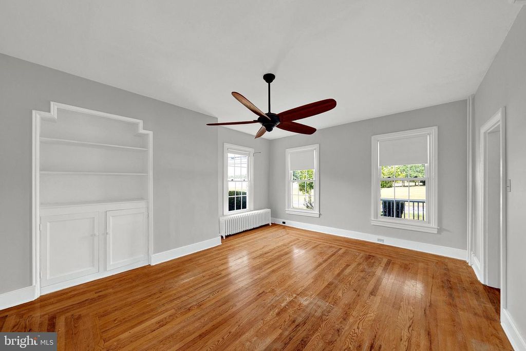 Image 67 of property listing at 164 ELLISDALE RD, Allentown, NJ 08501