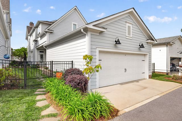 1035 General Martin Ln, Franklin, TN 37064