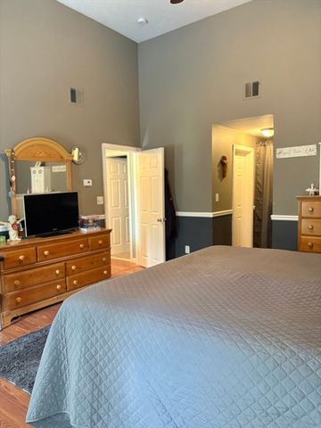 810 Tremont St, Dighton, MA 02764