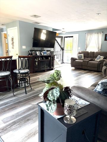 810 Tremont St, Dighton, MA 02764