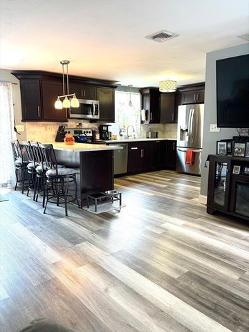 810 Tremont St, Dighton, MA 02764