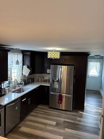 810 Tremont St, Dighton, MA 02764