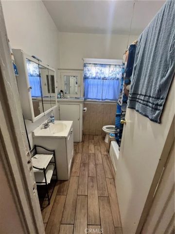 1826 W 46th St, Los Angeles, CA 90062