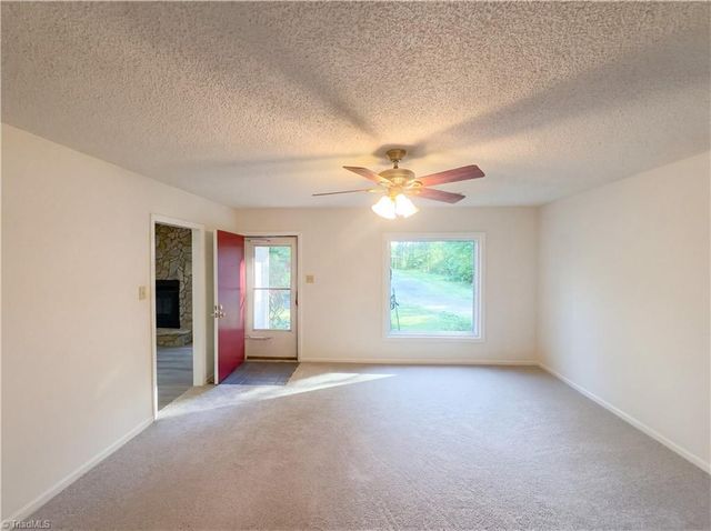 8101 Eastridge Road, Oak Ridge, NC 27310