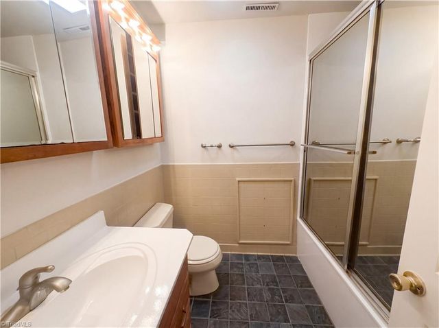 8101 Eastridge Road, Oak Ridge, NC 27310