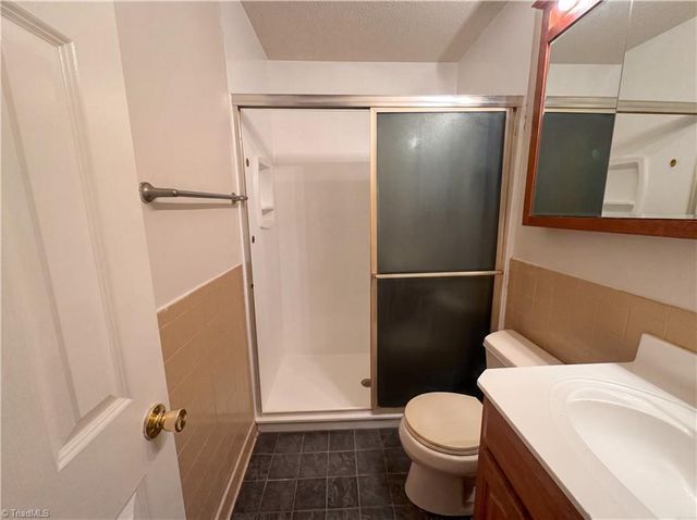 8101 Eastridge Road, Oak Ridge, NC 27310