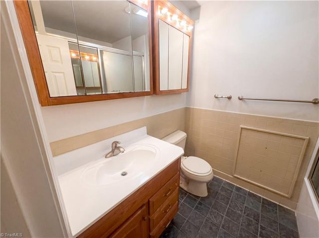 8101 Eastridge Road, Oak Ridge, NC 27310