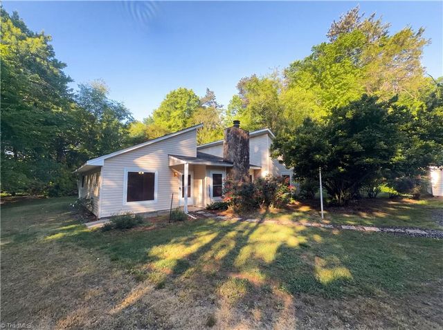 8101 Eastridge Road, Oak Ridge, NC 27310